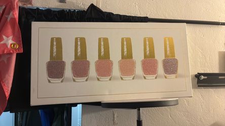 Nail polish glitter