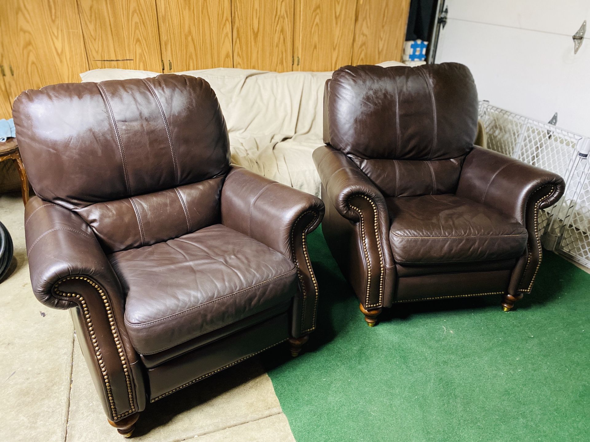 Free Delivery Ethan Allen Leather Recliner Chairs - Very Comfortable