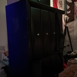 Curb Alert- FREE Dresser 