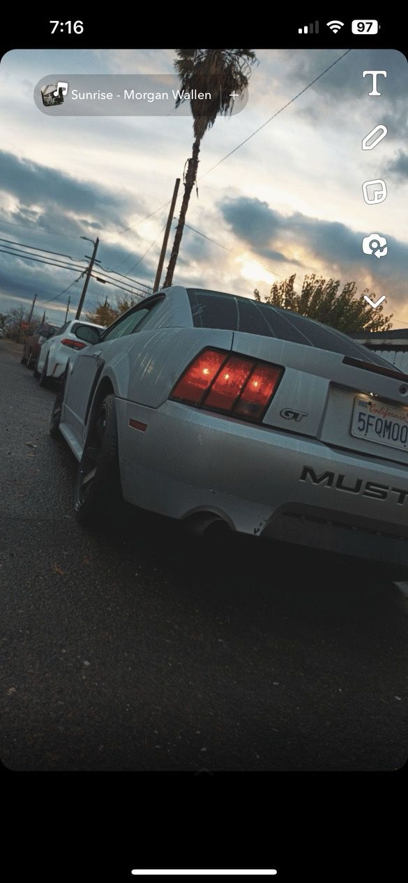 2004 Ford Mustang