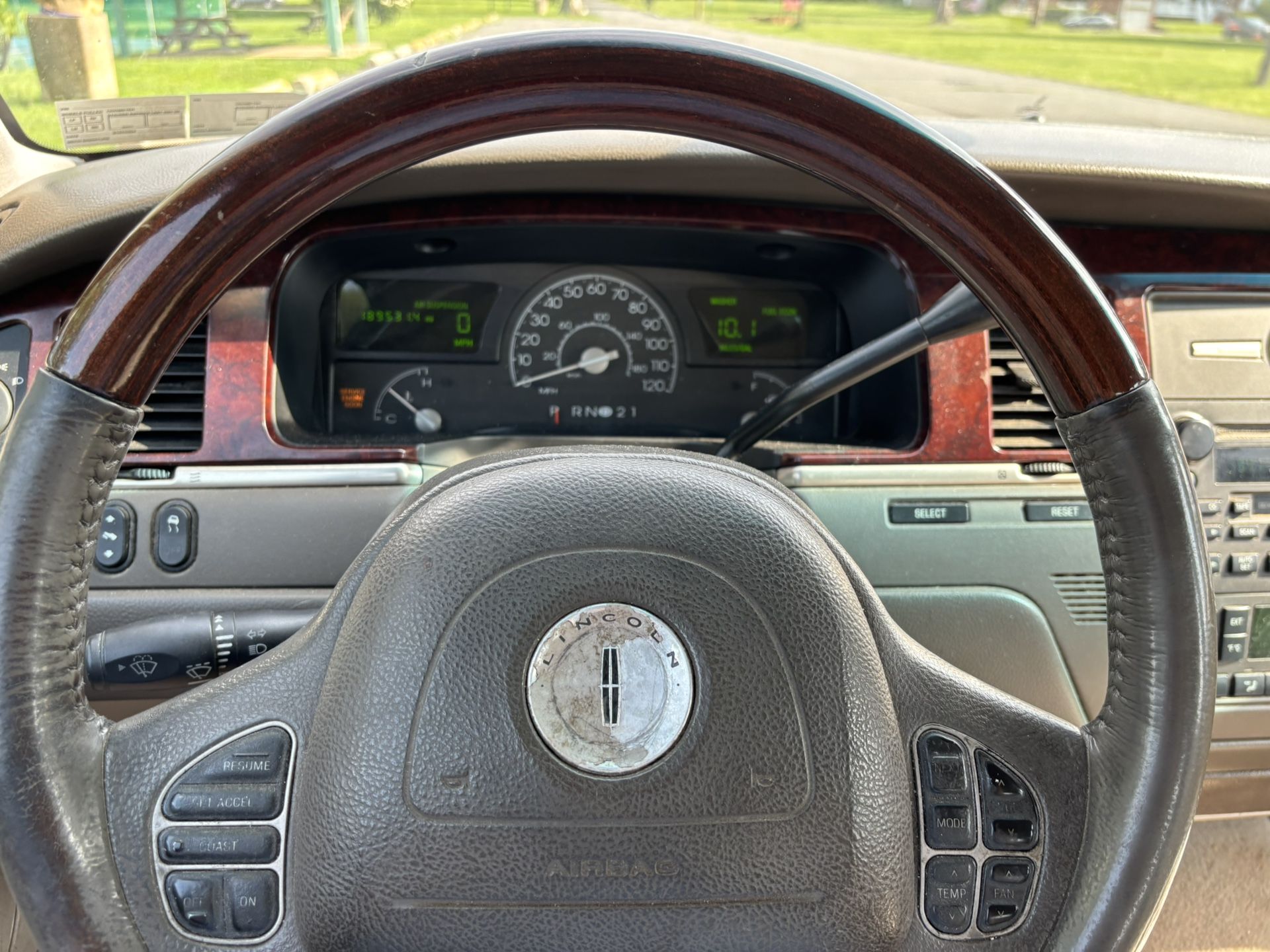 2003 Lincoln Town Car