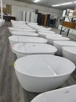 Bathtub, freestanding