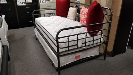 Brand new black metal twin daybed with twin trundle