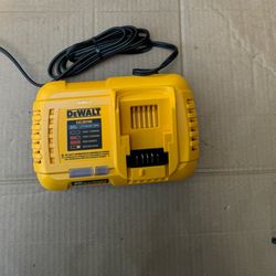DeWalt Fast Charger 