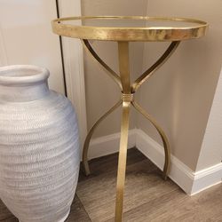 Beautiful Golden End Table Mirror Top