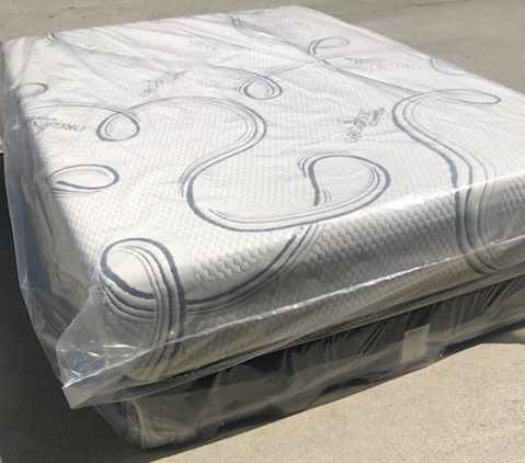 FULL MEMORY FOAM MATTRESS SET WHIT BOX SPRING BRAND NEW ‼️