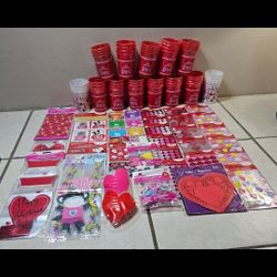 Lot of 2153pcs Valentine's Stuff (Cards,stickers,treat Bags,cups)
