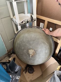 Chandelier pending light with a set of 4 lights. 