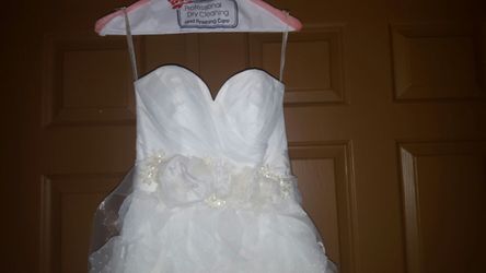 Galina signature wedding dress, size 4