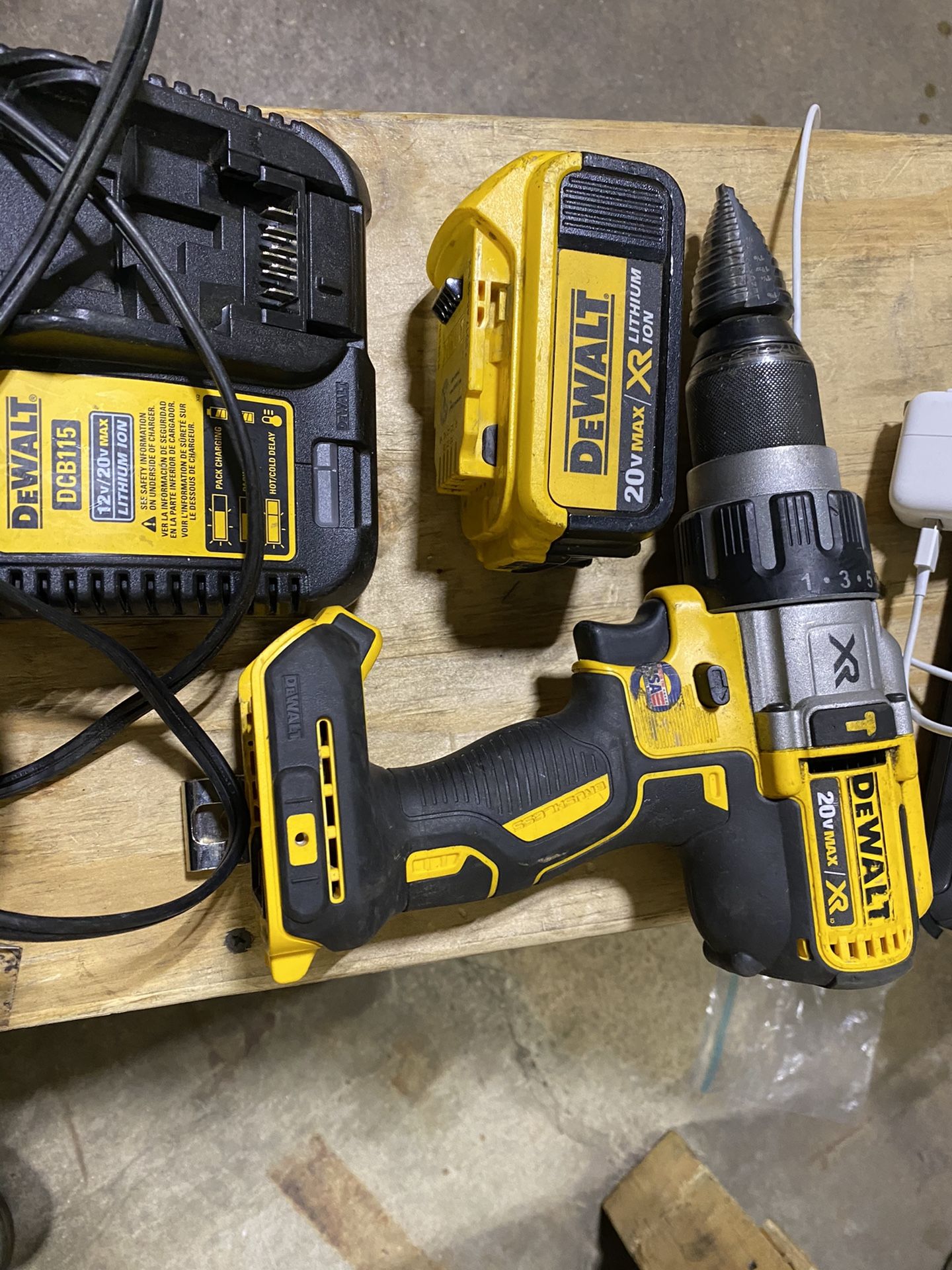 20v dewalt Hammer drill