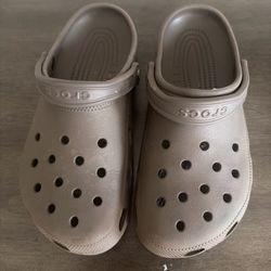 Women’s crocs