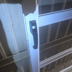 Screen Door With Handle