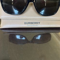 Burberry sunglasses 