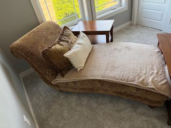 Upholstered Chaise Lounge