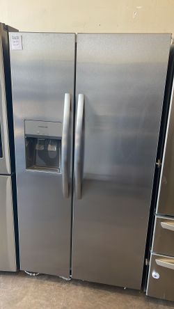 BRAND NEW ⭐️ ⭐️ INSIGNIA FREEZER/REFRIGERATOR