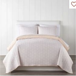 Home Expressions Rounded Geo Coverlet