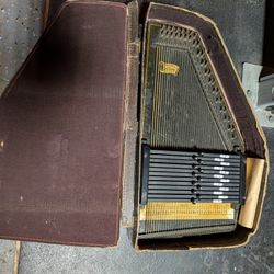 Vintage Oscar Schmidt 12 Chord Autoharp