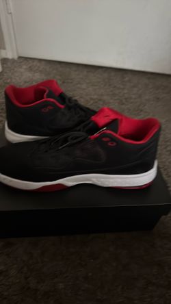 Jordan Max Aura 2 Black/Gym Red