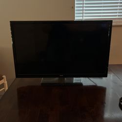 RCA 32” Flat Screen TV