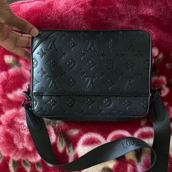 3 Louis Vuitton Handbags for Sale in East Haven, CT - OfferUp
