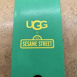 T UGG X Big Bird Fluff Yeah (Size 6) Limited Edition 