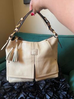 Dooney & Bourke Florentine Kingston Hobo In Bone/Cream Color Classic Style Hard To Find🎀