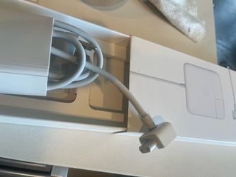 Apple power adopter