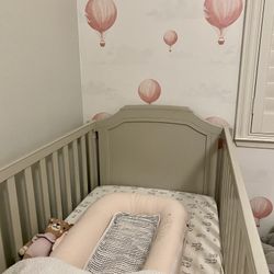 Pottery Barn Blythe Crib w/ Conversion Kit