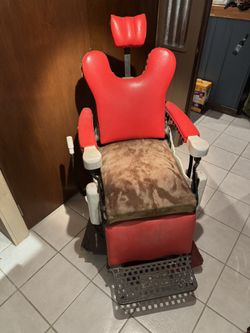 Emil J Paidar Barber Chair