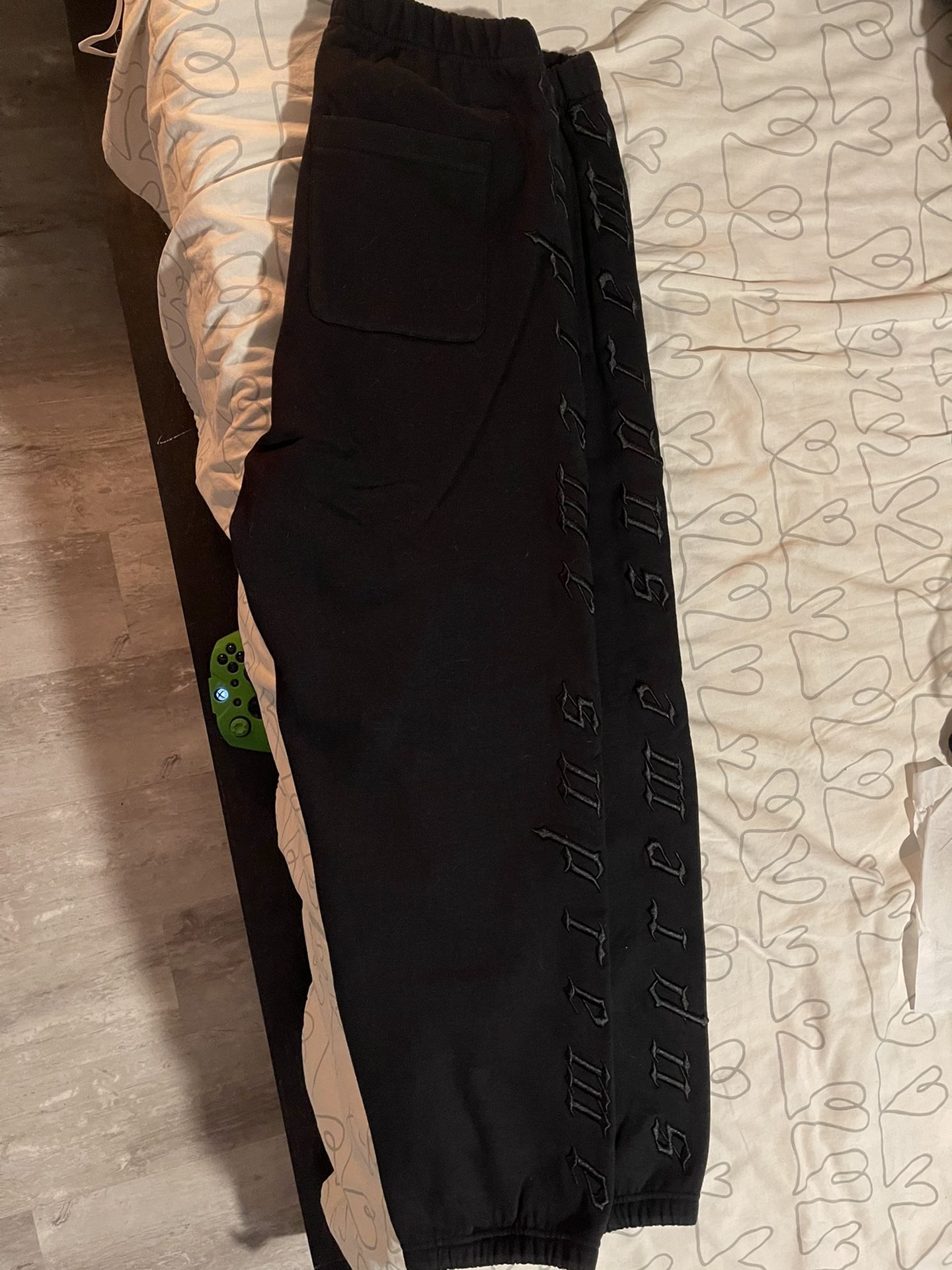 Supreme Sweatpants Embroidered Brand New Medium