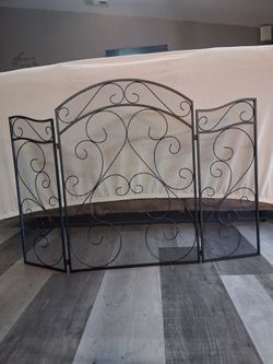 Brand New Fireplace Screen – In Original Box – $130