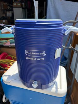 Rubbermaid Drinking Water Cooler Jug