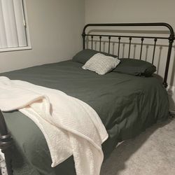 Vintage Style Queen Metal Bed Frame & Mattress