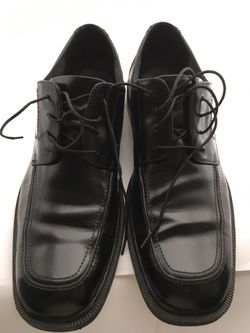 Bostonian dress shoes Size: 12