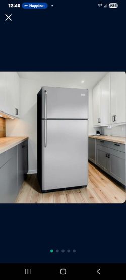 FRIGIDAIRE....REFRIGERATOR FRIDGE EXCELLENT CONDITION AND VERY CLEAN