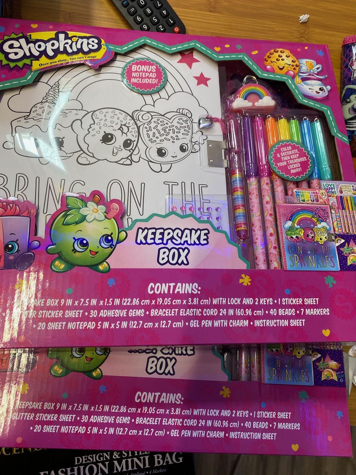 Shopkins and hatchimals stationary set great for Christmas gifts