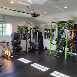 🏋️‍♂️ HOME GYM EQUIPMENT FOR SALE – GREAT CONDITION - GARAGE KEPT🔥