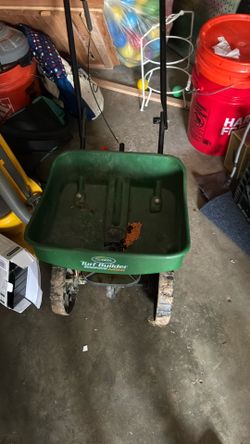 Turf builder mini spread seeds