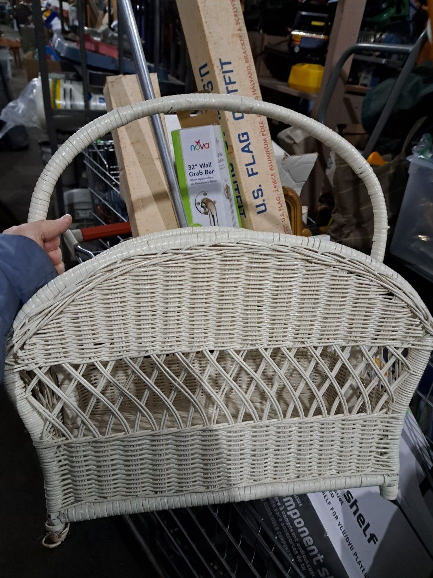 Wicker Magazine Rack 