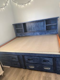 Full size mattress (FREE)