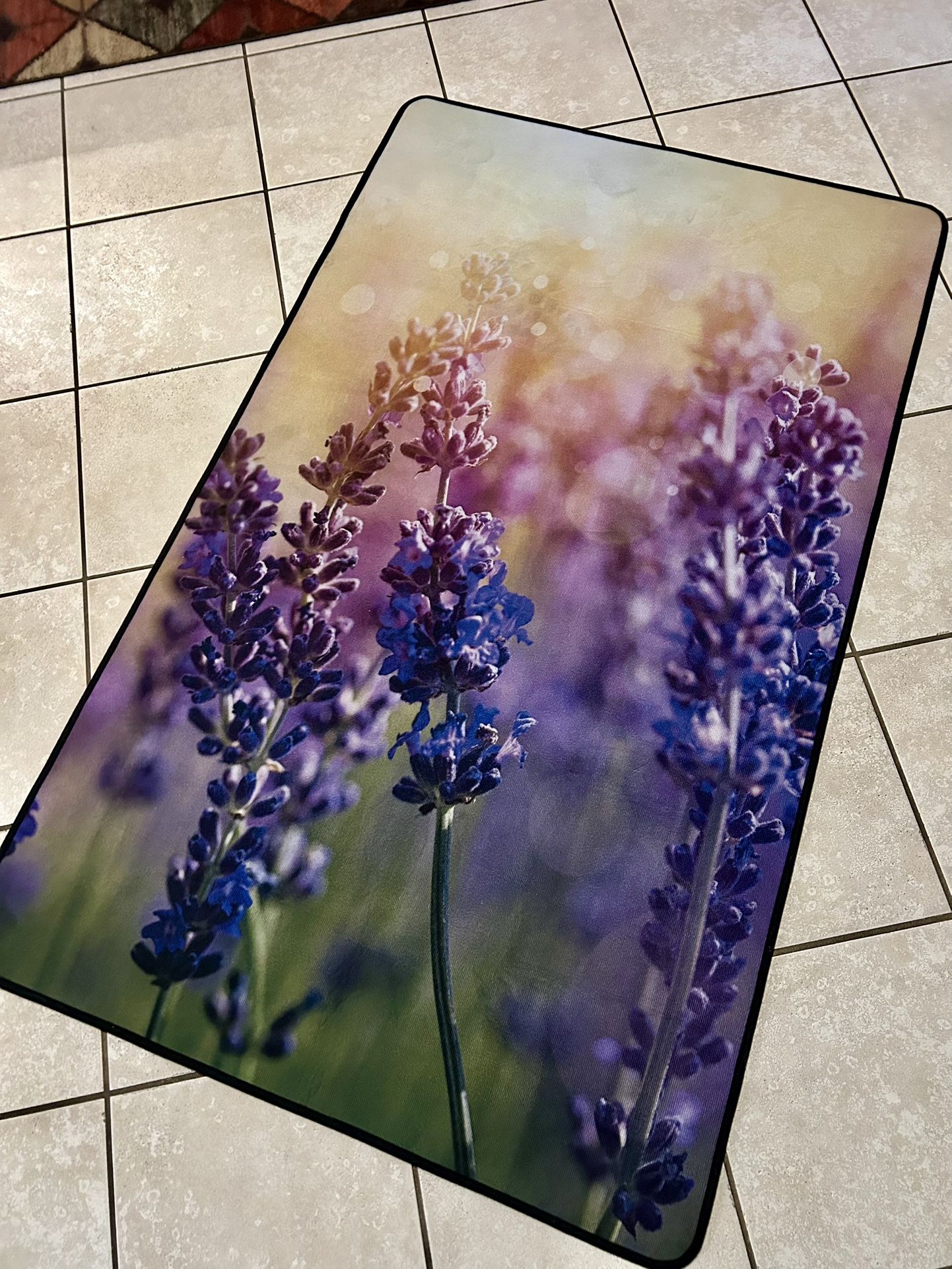 Beautiful Throw Rug 5x3 NEW
