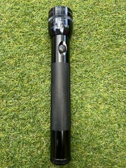 Maglite Standard 4-Cell D Black Aluminum Flashlight