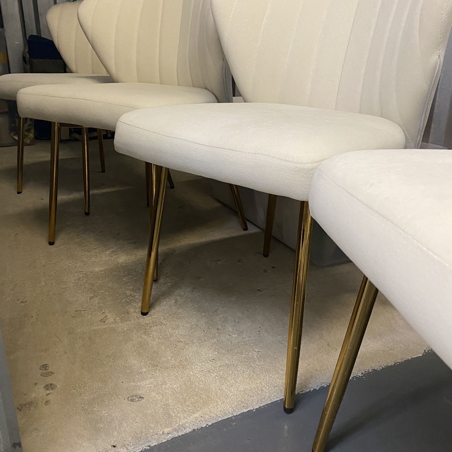 4 White Mid century Scallop Chairs