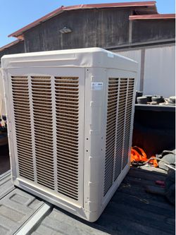 Evaporative cooler swamp cooler