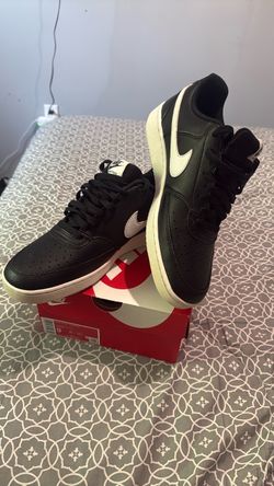 Men’s NIKE COURT VISION LO SIZE 9