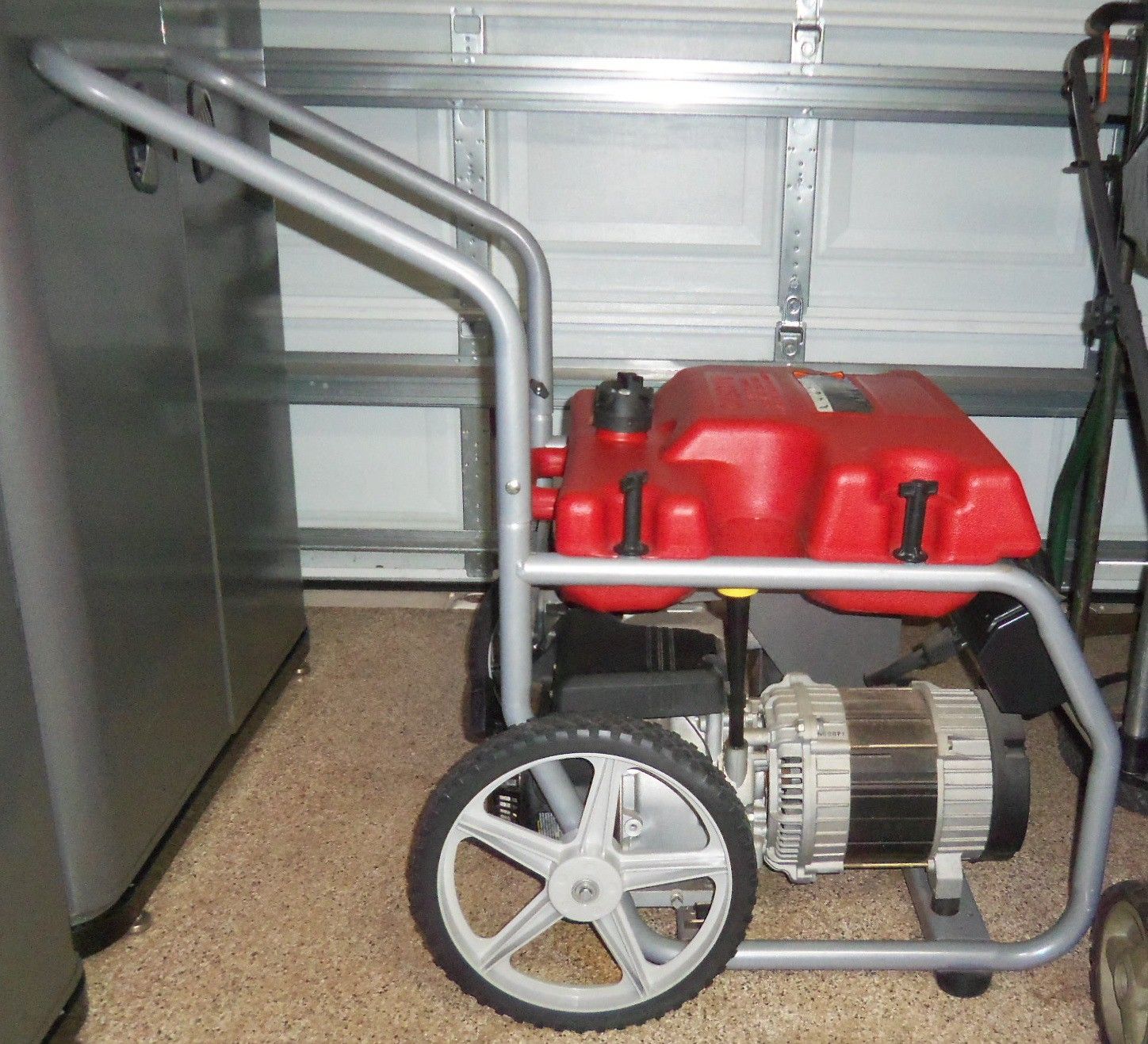 BRIGGS & STRATTON 5550 WATTS / 8550 STARTING WATTS 10HP OHV GENERATOR