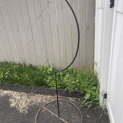 Metal Hanging Stand – Great for Planters, Lanterns, or Decor