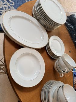 Touch of gold embassy dining set