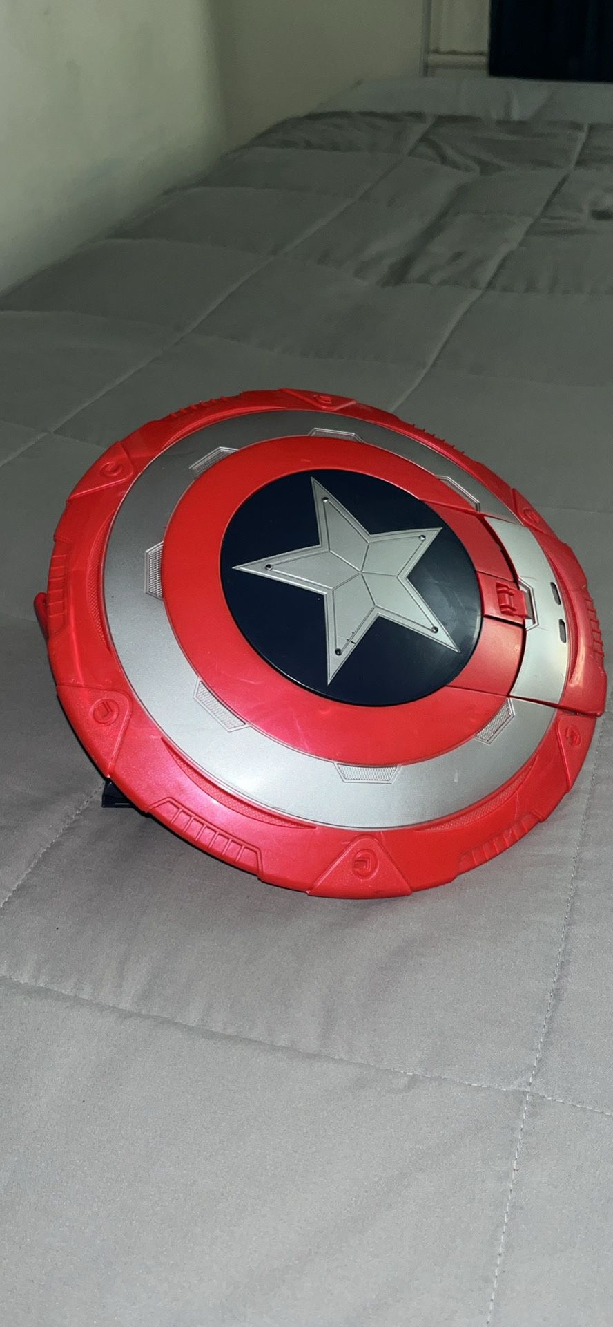 Nerf Elite Captain America Shield Dart Blaster Marvel W/ Darts
