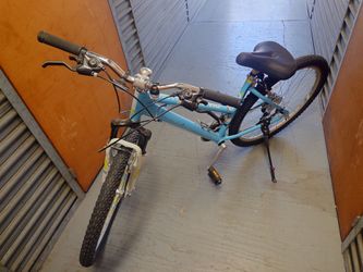 Diamondback Laurito 27.5 Medium Frame Mountain Bike